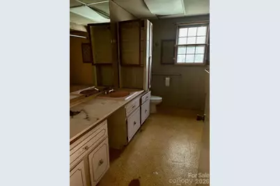 1911 White Street, Gastonia, NC 28052 - Photo 4