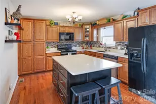 872 Mountainside Dr, Waynesville, NC 28786 - Photo 12