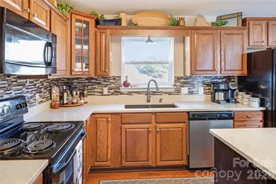 872 Mountainside Drive, Waynesville, NC 28786 - Photo 16