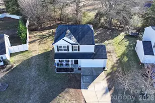 266 Valerie Dr, Lincolnton, NC 28092 - Photo 2