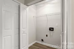 8745 Fox Chase Ln, Charlotte, NC 28269 - Photo 12