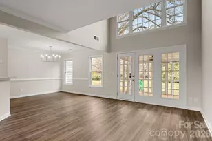 8745 Fox Chase Ln, Charlotte, NC 28269 - Photo 4