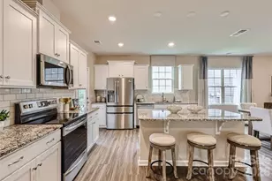 1019 Lookout Shls Dr, Fort Mill, SC 29715 - Photo 6