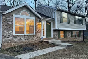 8434 Killian Ridge Ct, Charlotte, NC 28227 - Photo 2