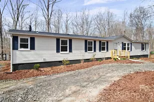 1320 Smith Woods Ln, Hickory Grove, SC 29717 - Photo 2