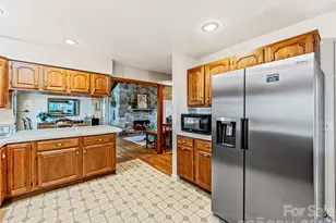 796 Hawk Mountain Rd, Lake Toxaway, NC 28747 - Photo 16