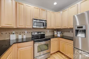 1000 E Woodlawn Rd, Charlotte, NC 28209 - Photo 4