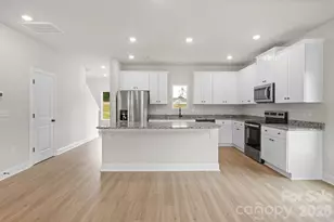 6734 Fairford Dr, Charlotte, NC 28215 - Photo 6