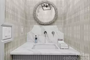 1550 Queens Rd W, Charlotte, NC 28207 - Photo 12