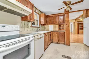 405 Deerfield Ct, Hendersonville, NC 28792 - Photo 24