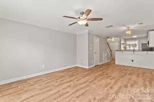 1336 Green Oaks Ln, Charlotte, NC 28205 - Photo 10