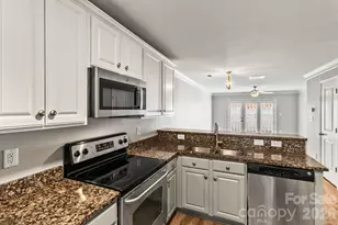 1336 Green Oaks Ln, Charlotte, NC 28205 - Photo 1