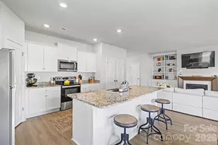 2215 Transatlantic Ave, Charlotte, NC 28215 - Photo 6