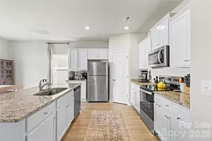 2215 Transatlantic Ave, Charlotte, NC 28215 - Photo 8