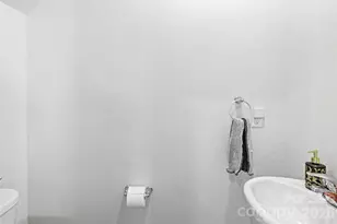 2215 Transatlantic Ave, Charlotte, NC 28215 - Photo 16