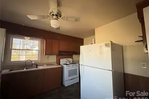 2924 Burbank Dr, Charlotte, NC 28216 - Photo 4