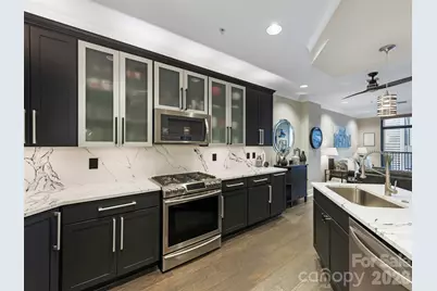 222 S Caldwell Street #1706, Charlotte, NC 28202 - Photo 4