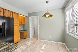 110 Deerlake Dr, Asheville, NC 28803 - Photo 8