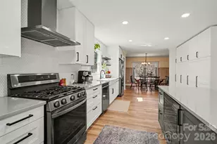 1834 Summerhill Dr, Charlotte, NC 28212 - Photo 10