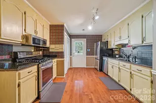 630 Burrington Ct, Gastonia, NC 28054 - Photo 8