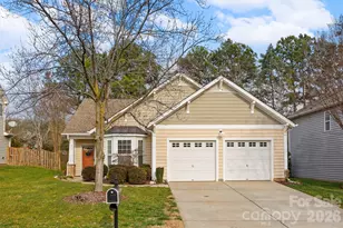 417 Silver Cypress Ln, Fort Mill, SC 29708 - Photo 2