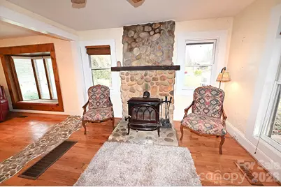 1340 1st Avenue Place NW, Hickory, NC 28601 - Photo 8