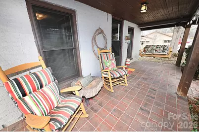 1340 1st Avenue Place NW, Hickory, NC 28601 - Photo 2