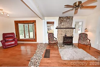 1340 1st Avenue Place NW, Hickory, NC 28601 - Photo 8