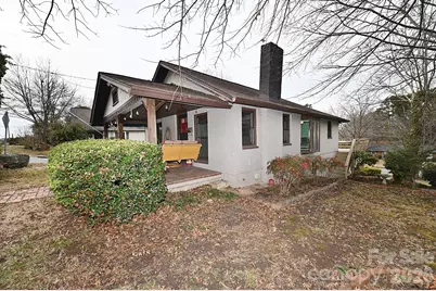 1340 1st Avenue Place NW, Hickory, NC 28601 - Photo 4