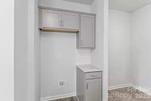 5831 Tuckaseegee Rd, Charlotte, NC 28208 - Photo 8