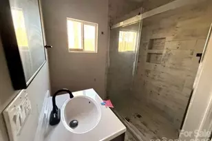 1010 Wesley St, Shelby, NC 28150 - Photo 8