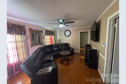 422 E 12th Avenue, Gastonia, NC 28054 - Photo 2