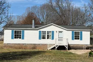 2390 Claremont Rd, Newton, NC 28658 - Photo 2