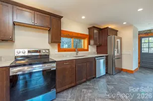 316 Oakdale Dr, Hendersonville, NC 28791 - Photo 4