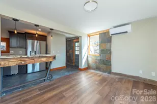 316 Oakdale Dr, Hendersonville, NC 28791 - Photo 4