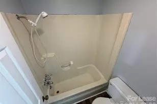 435 3rd Ave Dr SE, Hickory, NC 28602 - Photo 8