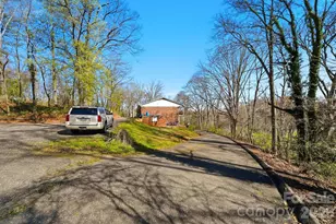 1075 7th Ave NW, Hickory, NC 28601 - Photo 8