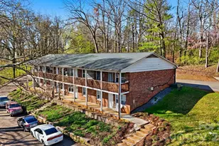 1075 7th Ave NW, Hickory, NC 28601 - Photo 2