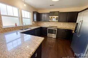 7824 Buddy Holly Rd, Charlotte, NC 28216 - Photo 2