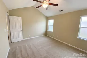 7824 Buddy Holly Rd, Charlotte, NC 28216 - Photo 12