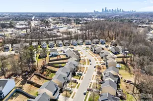 2730 Riley Woods Ln, Charlotte, NC 28269 - Photo 36