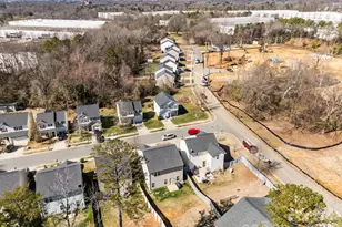 2730 Riley Woods Ln, Charlotte, NC 28269 - Photo 32