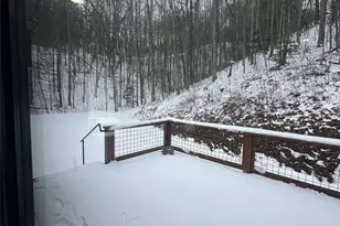 95 W Round Top Rd, Bryson City, NC 28713 - Photo 8