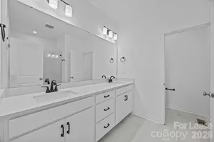 4332 Honeywalk Ln, Charlotte, NC 28278 - Photo 18