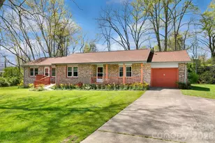 17 Resada Dr, Brevard, NC 28712 - Photo 2