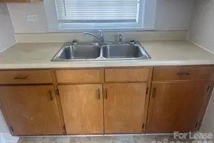 4911 Monroe Rd, Charlotte, NC 28205 - Photo 8