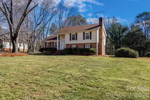 3000 Windrow Ln, Matthews, NC 28105 - Photo 2