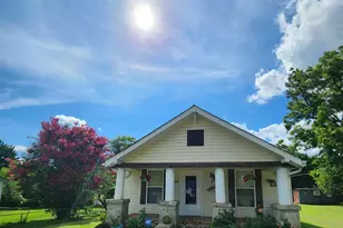 1208 N Davis Ave, Newton, NC 28658 - Photo 1