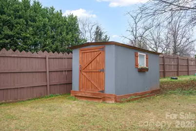 1208 N Davis Avenue, Newton, NC 28658 - Photo 4