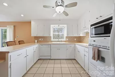 550 32nd Avenue Drive NW, Hickory, NC 28601 - Photo 12